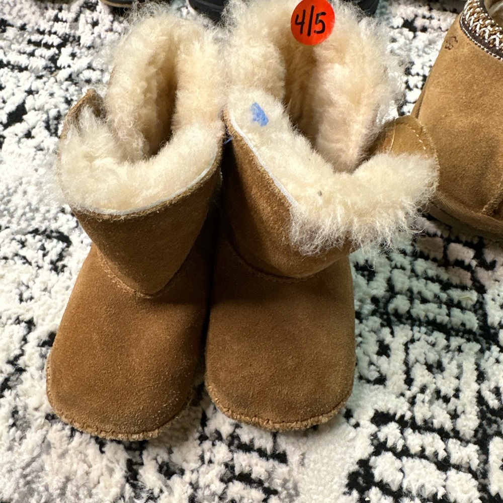 UGG Tan baby Sheepskin Boots 4/5